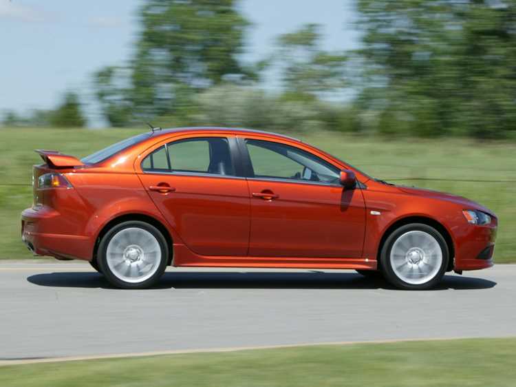Сравнение дизайна Lancer и Civic