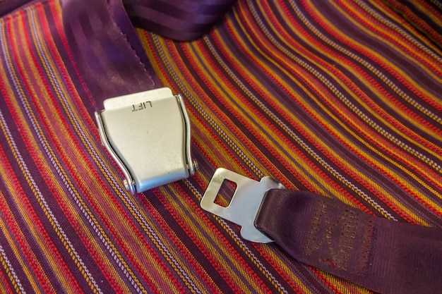 Процесс снятия центрального кармашка