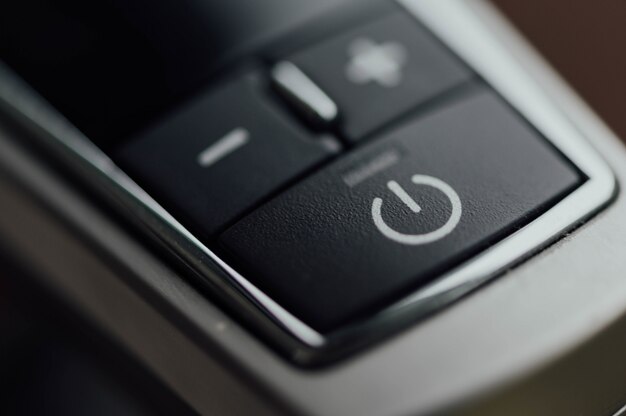 Неполадки в работе блока управления двигателем (ECU)